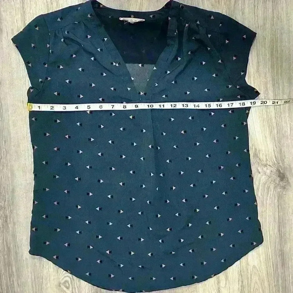 Fun 2 Fun Stitch Fix Lillian Short Sleeve V-Neck Lightweight Blouse Blue Size S - Picture 3 of 7